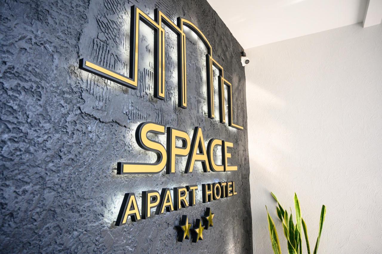 Space Apart Hotel Lutsʼk Exterior foto